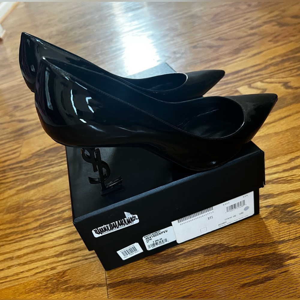 Saint Laurent Black Patent Leather Heels in 41